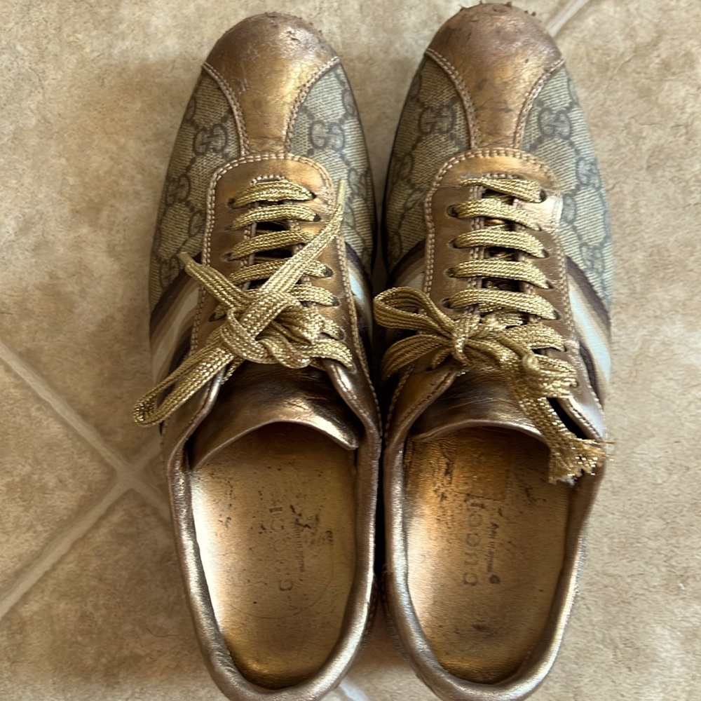 Gucci vintage metallic sneakers size 36.5 monogram